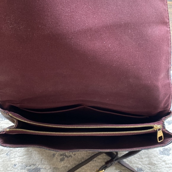 Louis Vuitton LV HOXTON GM purse handbag clutch crossbody - Picture 9 of 16